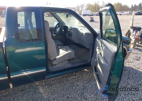 1996 Chevrolet S Truck S10 z USA, uszkodzony, nr VIN 1GCCS19W6T8184905